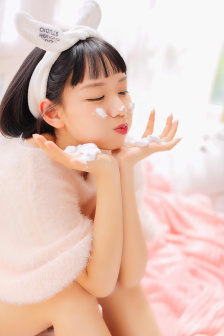 恶狼嘴里的小白兔